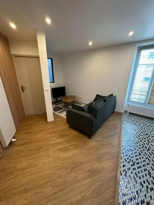Moderne 2 5 Voyageurs Paříž