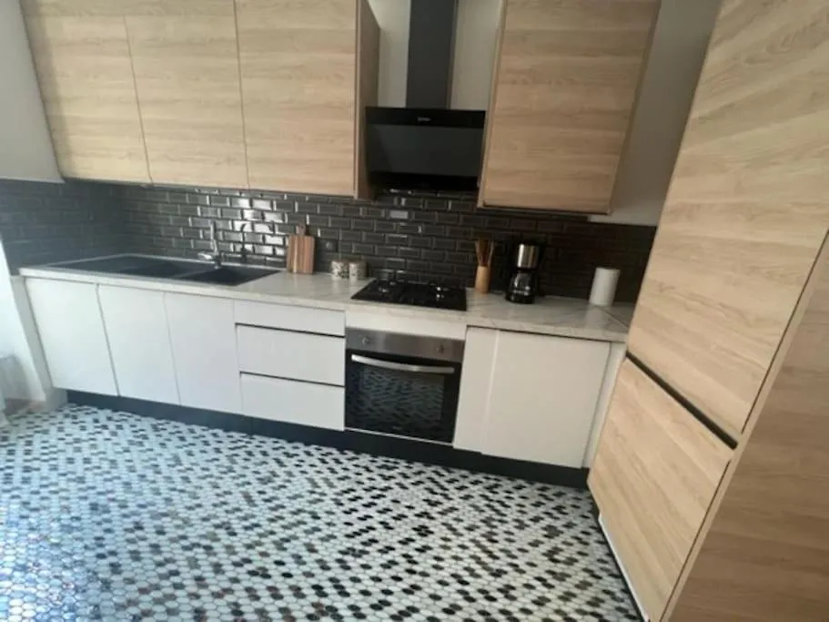 Moderne 2 5 Voyageurs * Paříž